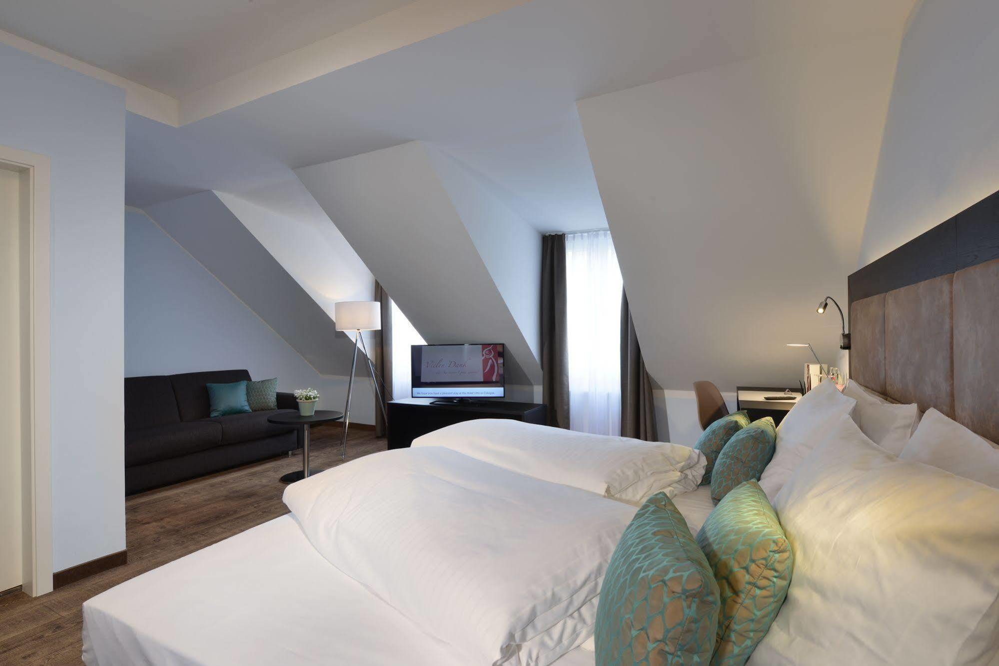 Uhu Superior Hotel 3*