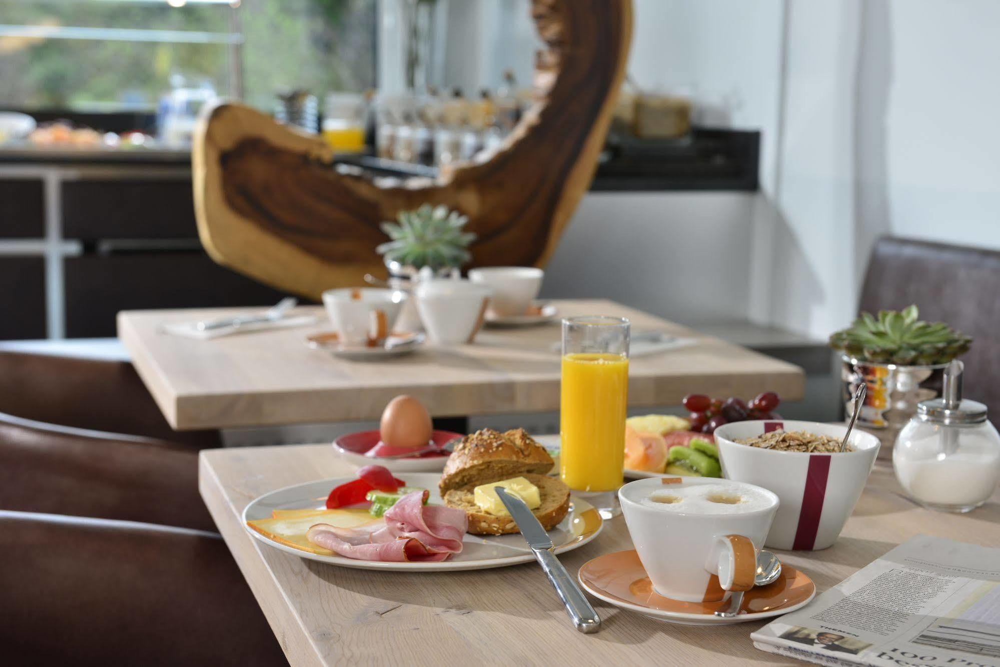 Uhu Superior Hotel Köln